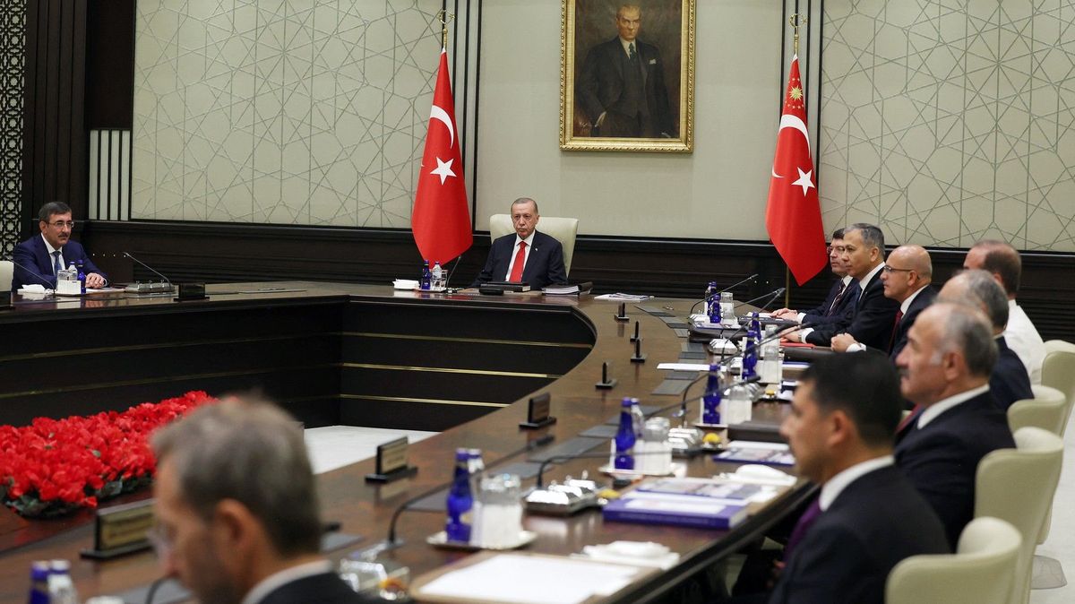 Ukončete boje a zasedněte k jednacímu stolu, vyzvalo Turecko Kyjev a Moskvu